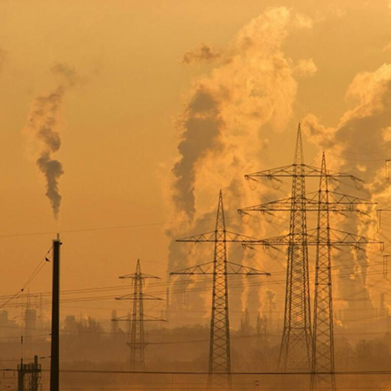 Image of pollution from smokestacks