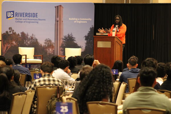 Kaanon MacFarlane speaking to students at IGNITE