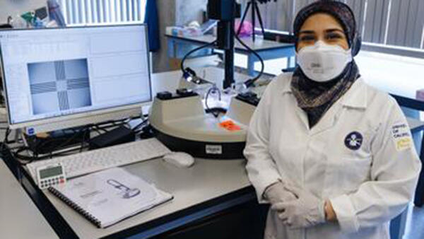 Mona Eskandari Headshot